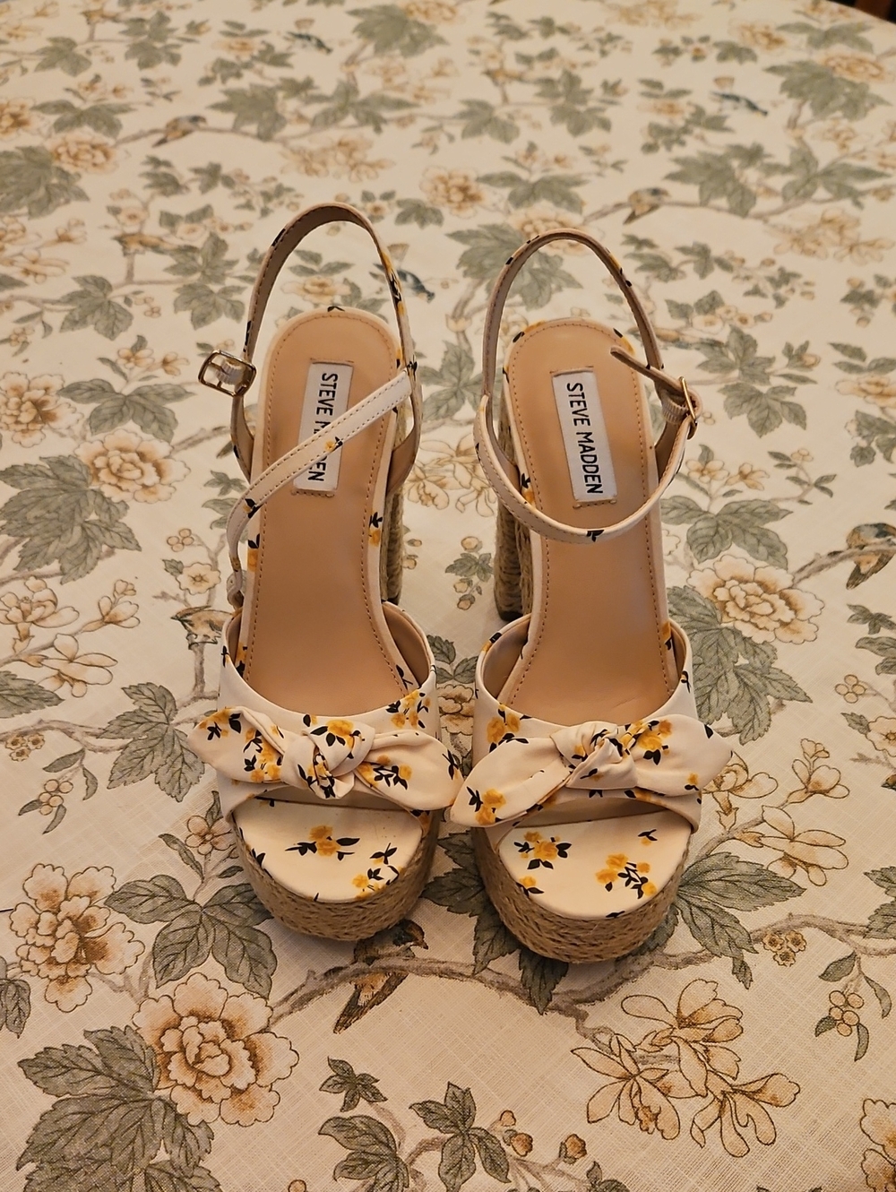 Steve Madden Cream Floral Knot Espadrille Wedge Sandals